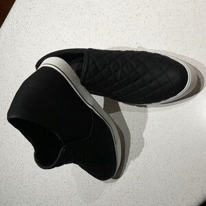 Quilted Maurices Sammie wedge ankle boots-  SZ 11 Great condition